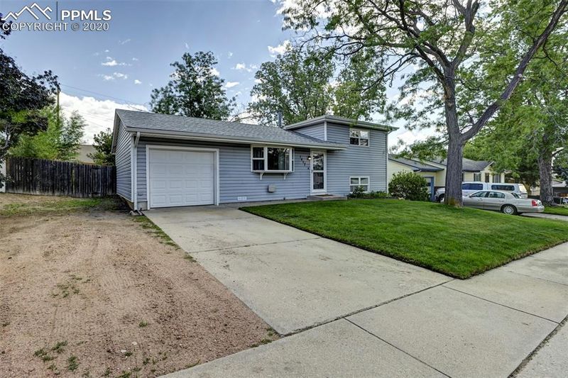 1417 Delaware Dr, Colorado Springs, CO 80909