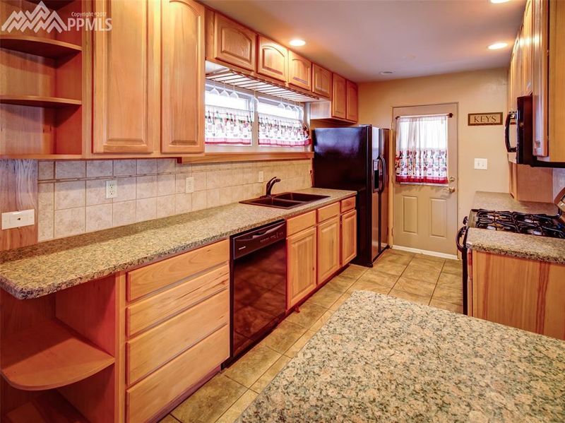 1417 Eagle View Dr, Colorado Springs, CO 80909