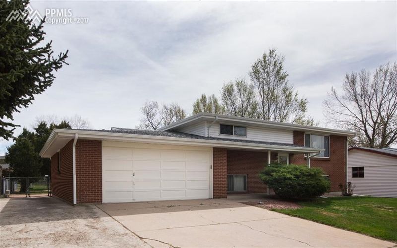 1419 N Murray Blvd, Colorado Springs, CO 80915