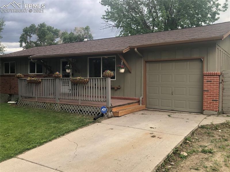 1420 Server Dr, Colorado Springs, CO 80910