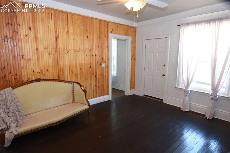 1421 Corona St, Colorado Springs, CO 80907