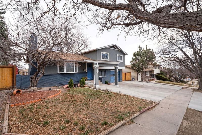 1421 Querida Dr, Colorado Springs, CO 80909