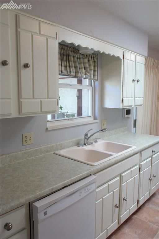 1421 Wynkoop Dr, Colorado Springs, CO 80909