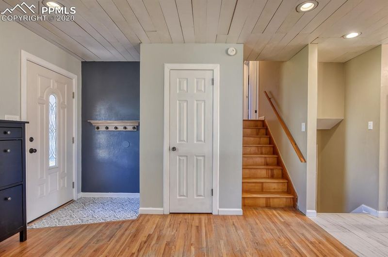 1422 Holmes Dr, Colorado Springs, CO 80909