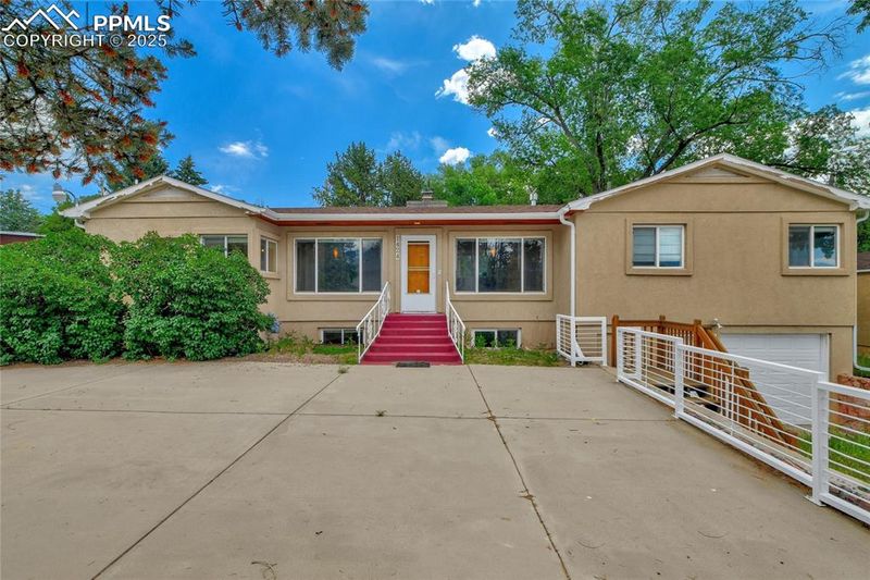 1424 Acacia Dr, Colorado Springs, CO 80907