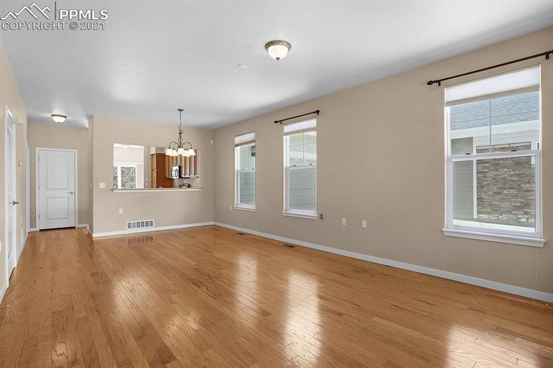 1424 Lewis Ridge Vw, Colorado Springs, CO 80907