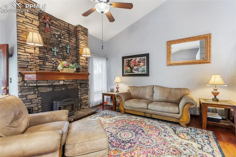 1425 Carlson Dr, Colorado Springs, CO 80919