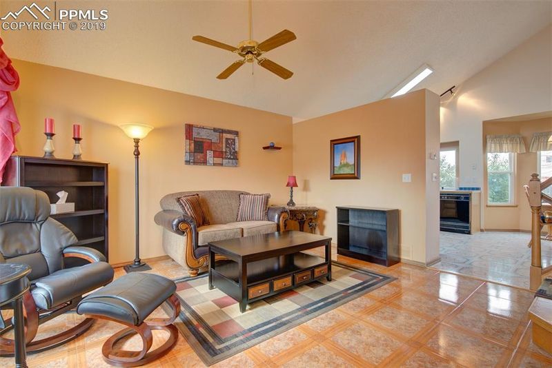 1428 Grass Valley Dr, Colorado Springs, CO 80906