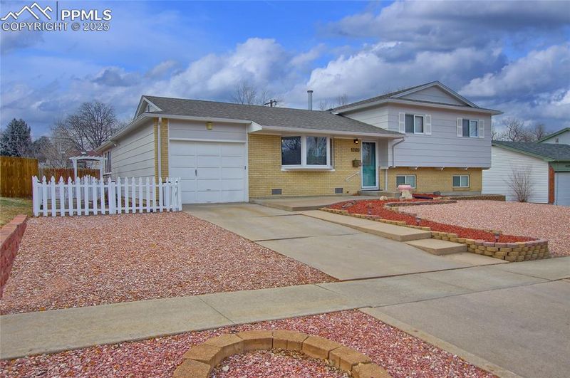 1428 Monteagle St, Colorado Springs, CO 80909