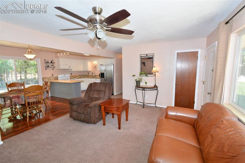 1430 River Dr, Fountain, CO 80817