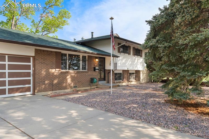 1443 Coronado Dr, Colorado Springs, CO 80910