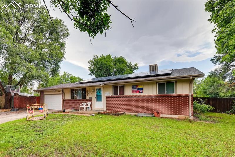 1447 Moffat Cir, Colorado Springs, CO 80909