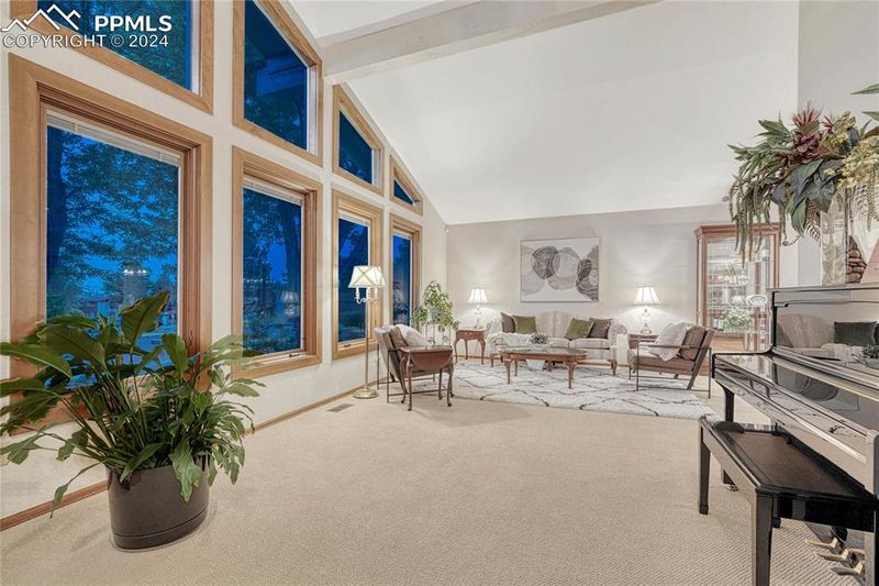 145 Glencrest Ct, Colorado Springs, CO 80906