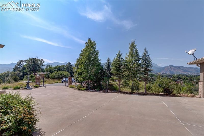 1450 Stardust Dr, Colorado Springs, CO 80905