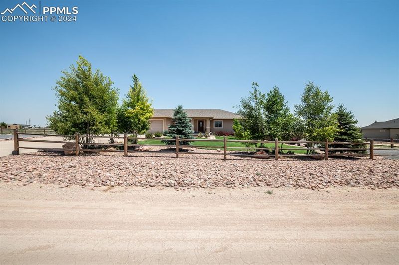 1453 E Ithaca Dr, Pueblo, CO 81007