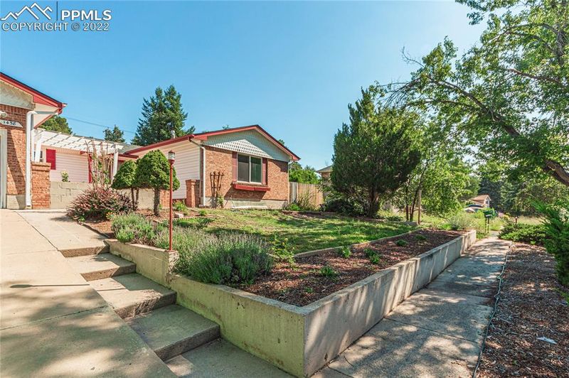 1458 Wynkoop Dr, Colorado Springs, CO 80909