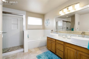 146 Luxury Ln, Colorado Springs, CO 80921