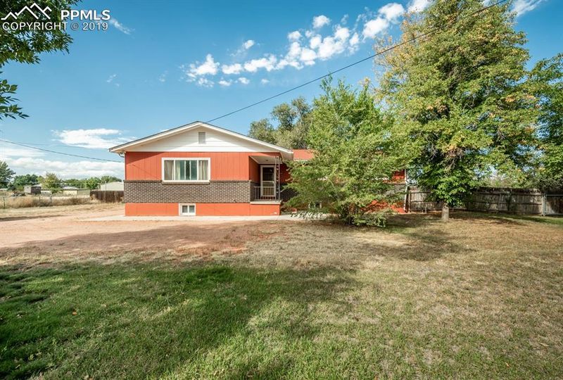 1465 29th Ln, Pueblo, CO 81006