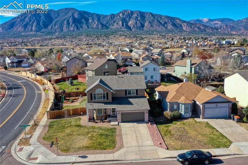 1465 Canoe Creek Dr, Colorado Springs, CO 80906