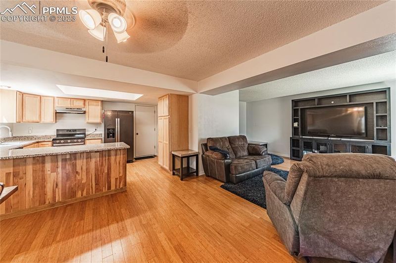 1467 Sausalito Dr, Colorado Springs, CO 80907