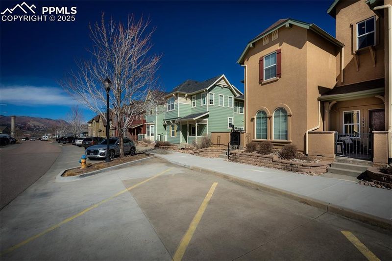 147 S Raven Mine Dr, Colorado Springs, CO 80905