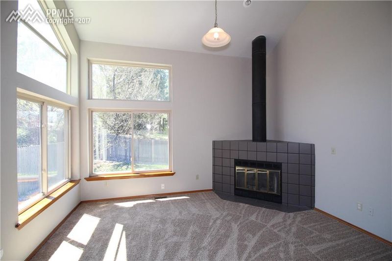 1472 Howard Ave, Colorado Springs, CO 80909