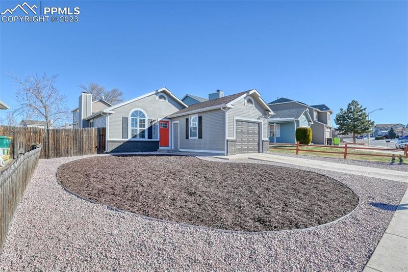 1475 Ride Ln, Colorado Springs, CO 80916