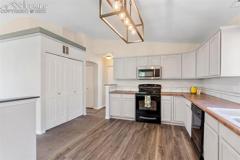 1479 Madison Ridge Hts #D, Colorado Springs, CO 80904