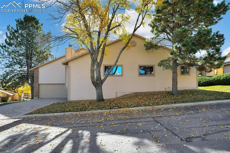 1485 Vondelpark Dr, Colorado Springs, CO 80907