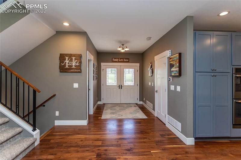 14920 Kiowa Creek Ln, Colorado Springs, CO 80908