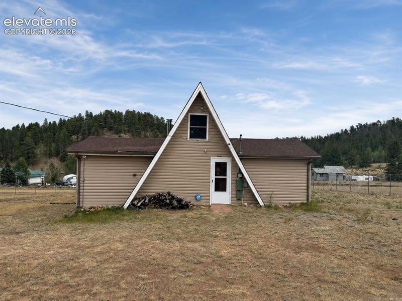 15 Dogie Trl, Florissant, CO 80816