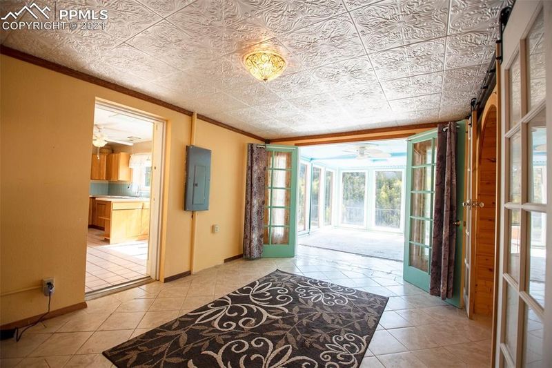 15 Pikes Peak Dr, Divide, CO 80814