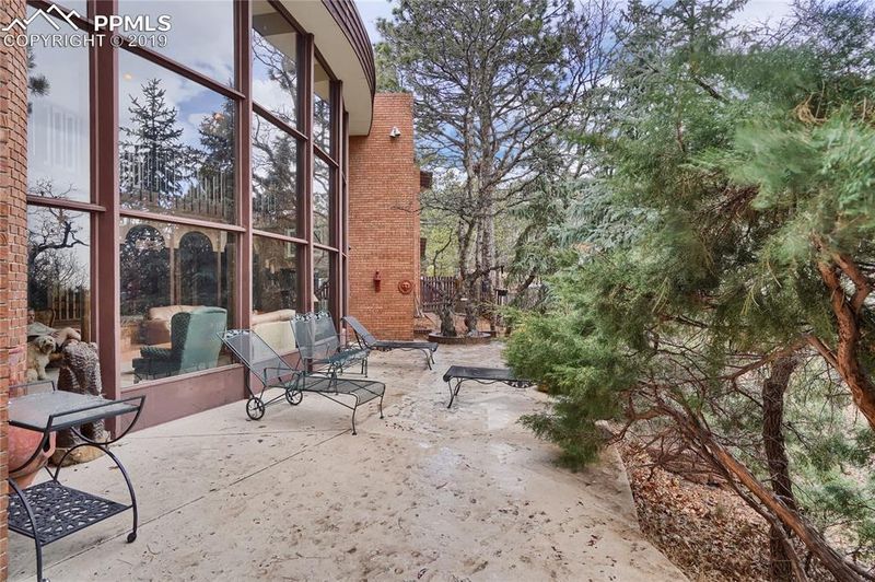 15 Upland Rd, Colorado Springs, CO 80906
