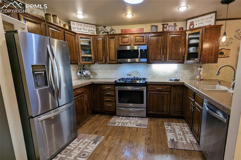 15 Woodbridge Dr, Colorado Springs, CO 80906