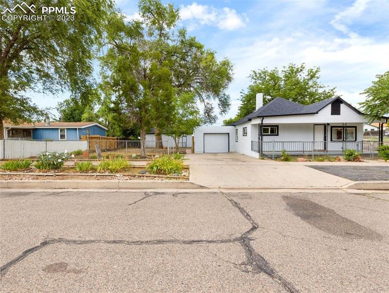 1502 E 11th St, Pueblo, CO 81001