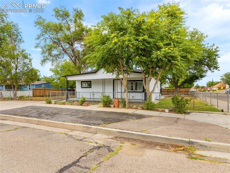 1502 E 11th St, Pueblo, CO 81001