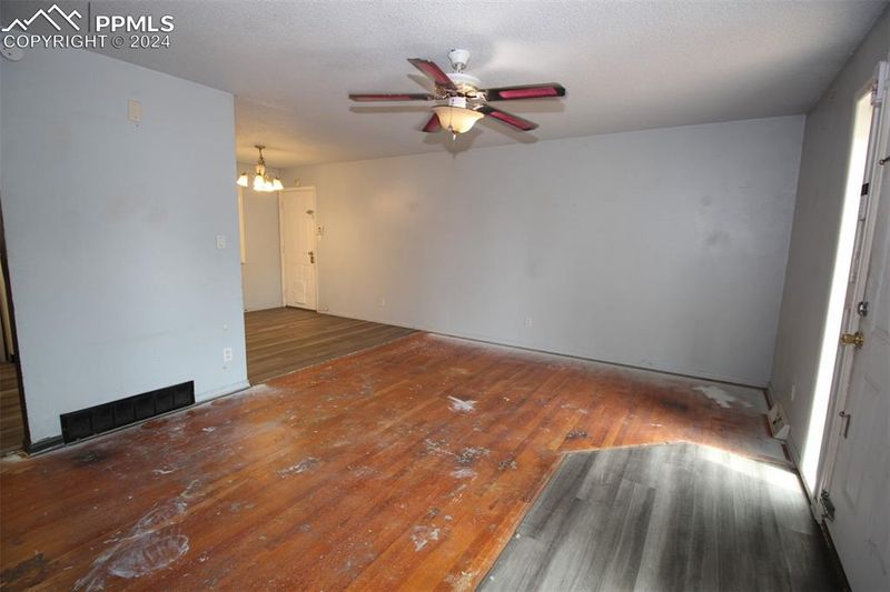 1506 N Murray Blvd, Colorado Springs, CO 80915