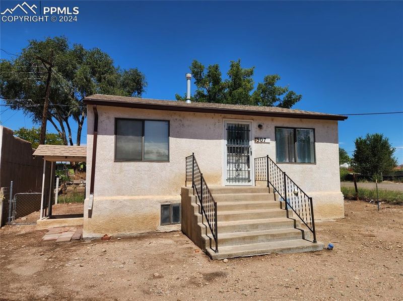 1507 Roselawn Rd, Pueblo, CO 81006