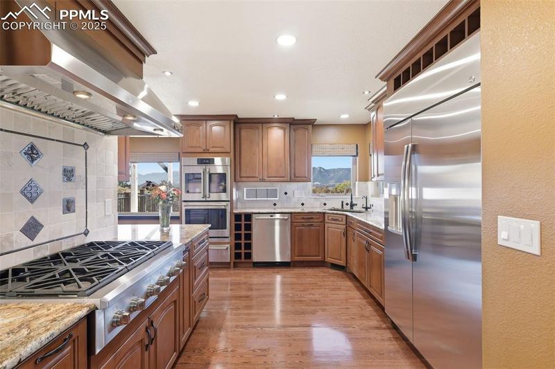 15090 Ridgefield Ln, Colorado Springs, CO 80921