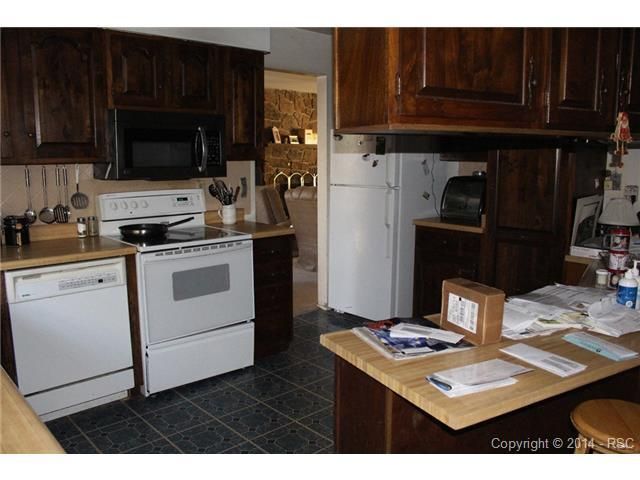 15145 Pleasant View Dr, Colorado Springs, CO 80921