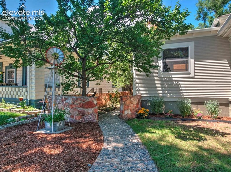 1516 Corona St, Colorado Springs, CO 80907