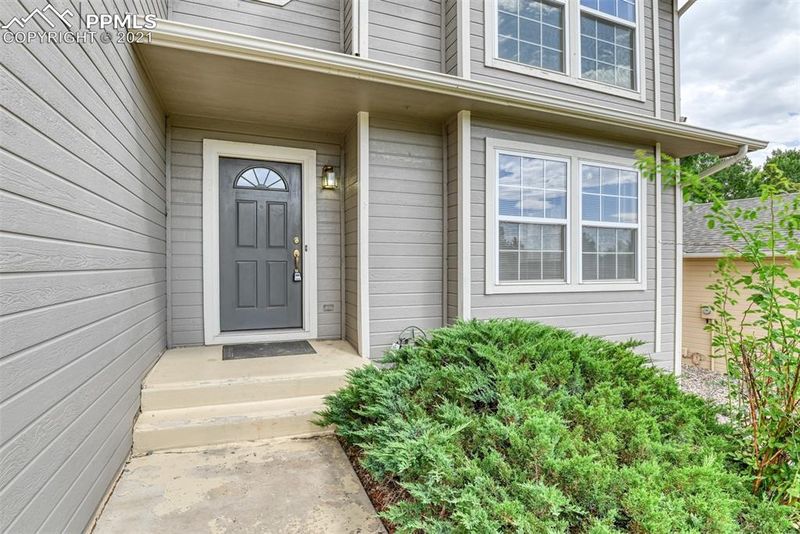 1520 Bear Cloud Dr, Colorado Springs, CO 80919