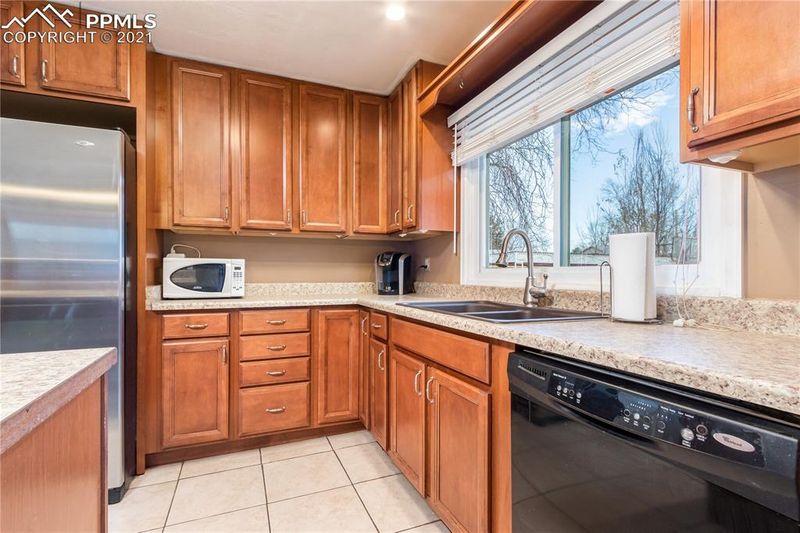 1521 Laurette Dr, Colorado Springs, CO 80909