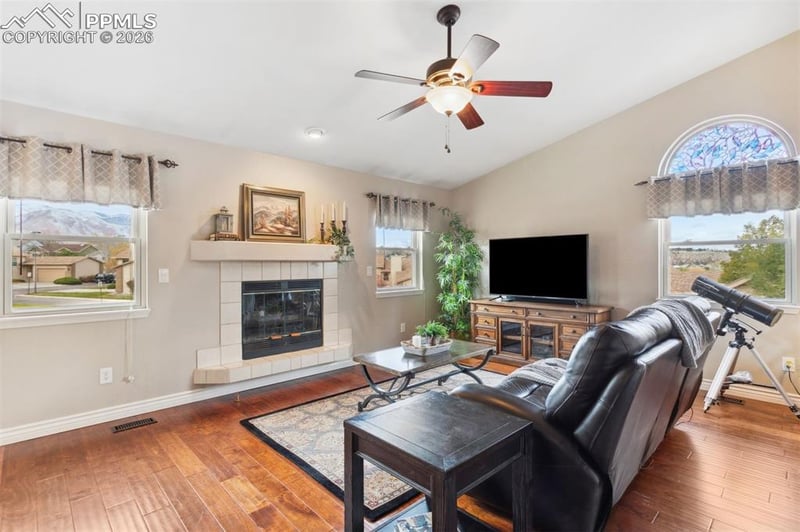 1521 Shane Cir, Colorado Springs, CO 80907