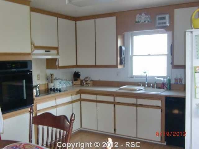 1522 Eagle View Dr, Colorado Springs, CO 80909