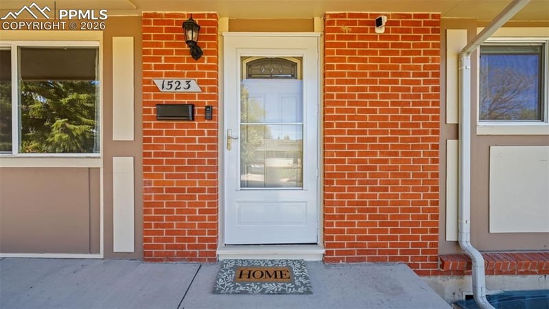 1523 Saratoga Dr, Colorado Springs, CO 80910