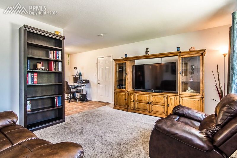 1524 Maxwell St, Colorado Springs, CO 80906