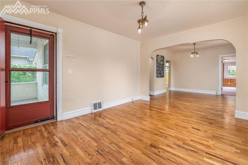1525 N Wahsatch Ave, Colorado Springs, CO 80907