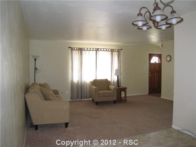 1526 Robidoux Cir, Colorado Springs, CO 80915