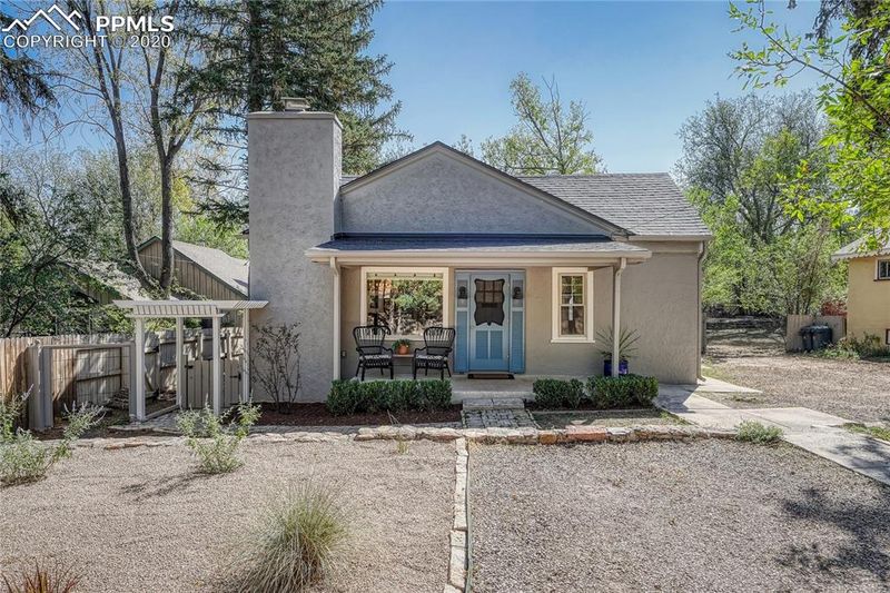 1527 Cheyenne Blvd, Colorado Springs, CO 80906